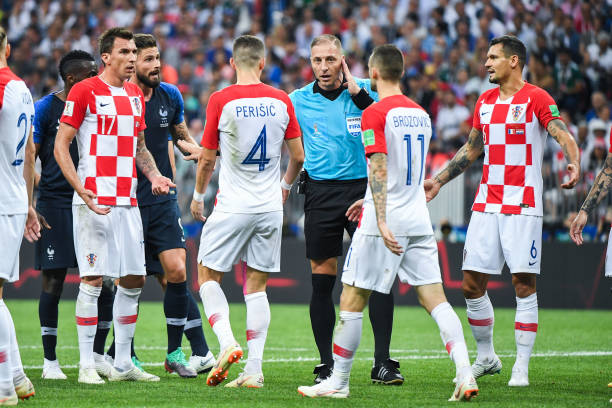 稳健的后防 稳健的后防